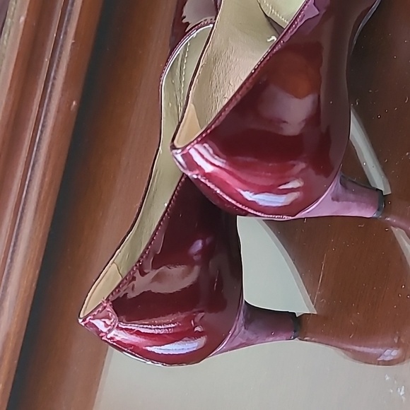 Brand new size 6 Anne Klein shoes red - Picture 3 of 6